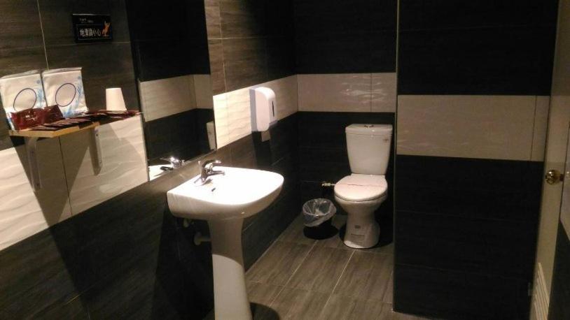 Roppongi Motel Pingtung Dış mekan fotoğraf